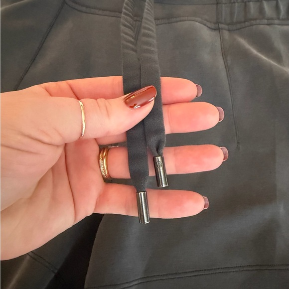 Lululemon softstreme shorts dark grey size 4 - Picture 3 of 6